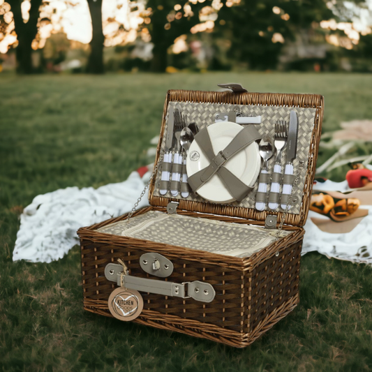 Brown Wicker 4 Person Fitted Picnic Set