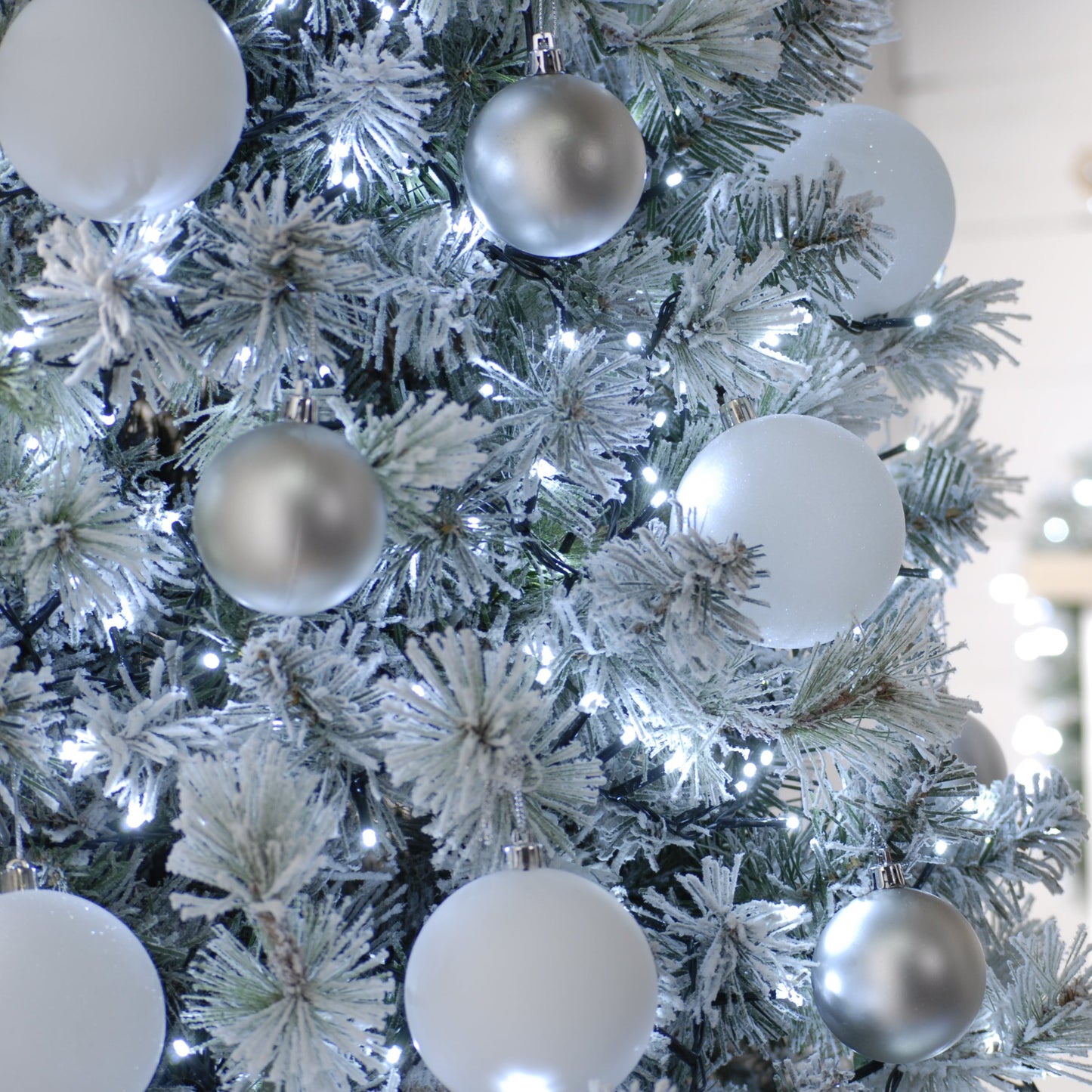 Festive 760 Sparkle Brights Cool White Led String Lights