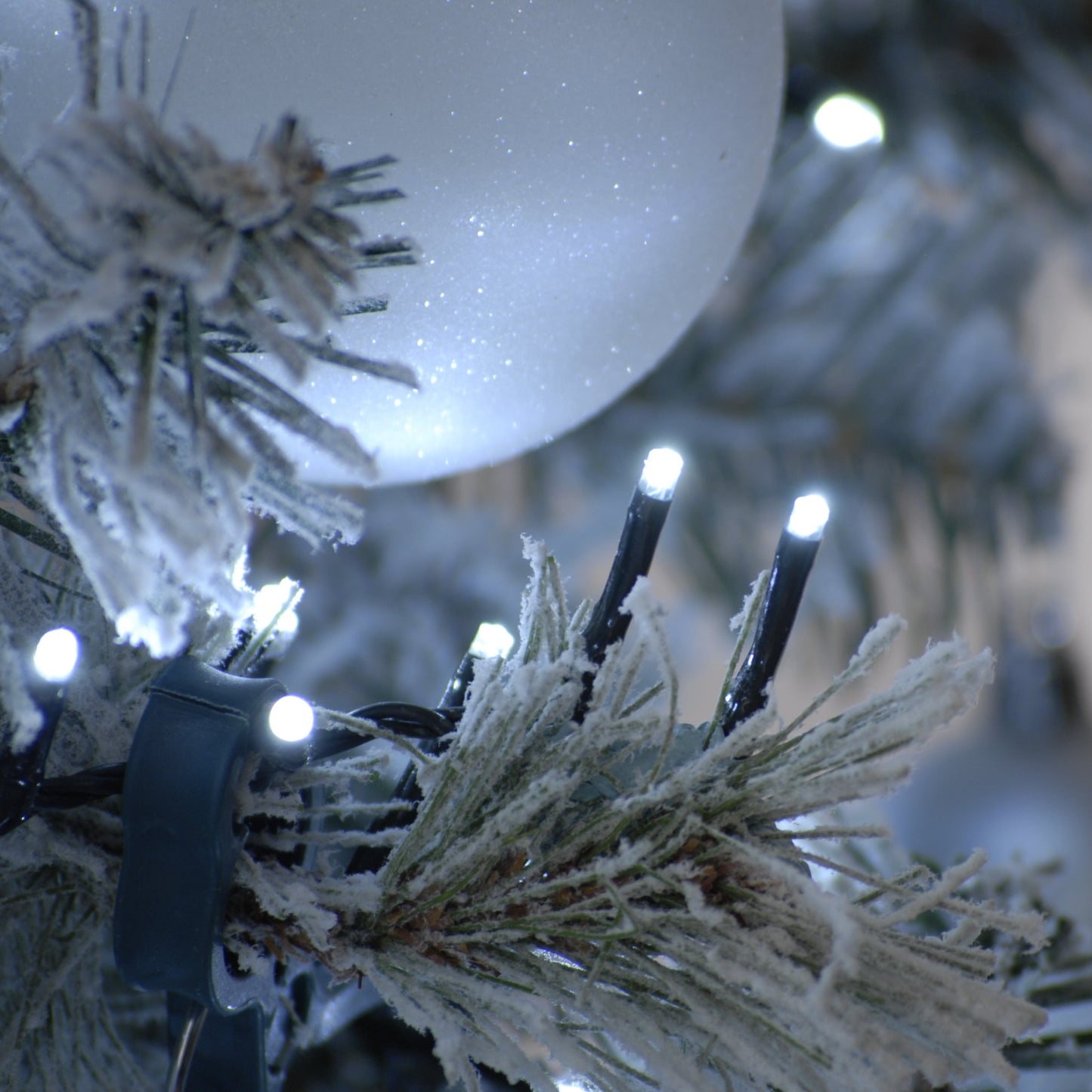 Festive Sparkle Brights 1000 Cool White String Lights