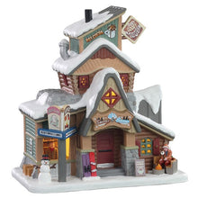 Load image into Gallery viewer, Lemax S&#39;mores and Snow Christmas Village Decoration
