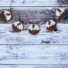 Load image into Gallery viewer, Felt Christmas Pudding Disc Garland
