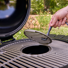 Load image into Gallery viewer, Char- Griller Kamado Akorn Kooker Charcoal Black

