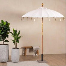 Load image into Gallery viewer, Cream 2m Parasol with Gold Metal Hearts and Tassels
