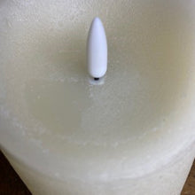 Load image into Gallery viewer, 12.5 x 8cm Cream Flickabright Candle
