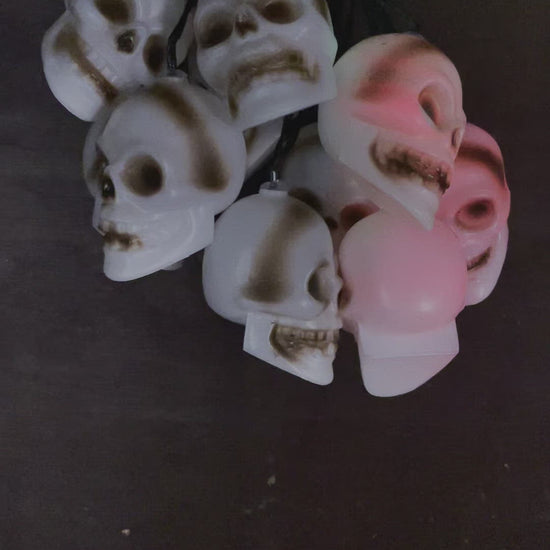 video of the skull lights with flashing LED's and making a spooky noise